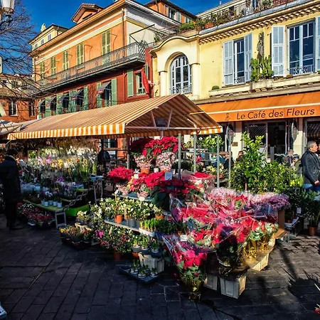 Nestor&jeeves - La Nissarde Terrasse - Center