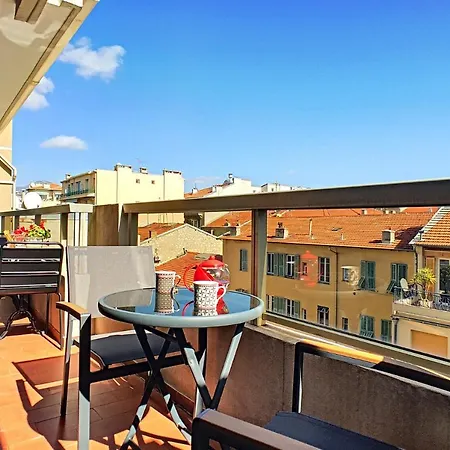 Nestor&jeeves - La Nissarde Terrasse - Center Niza